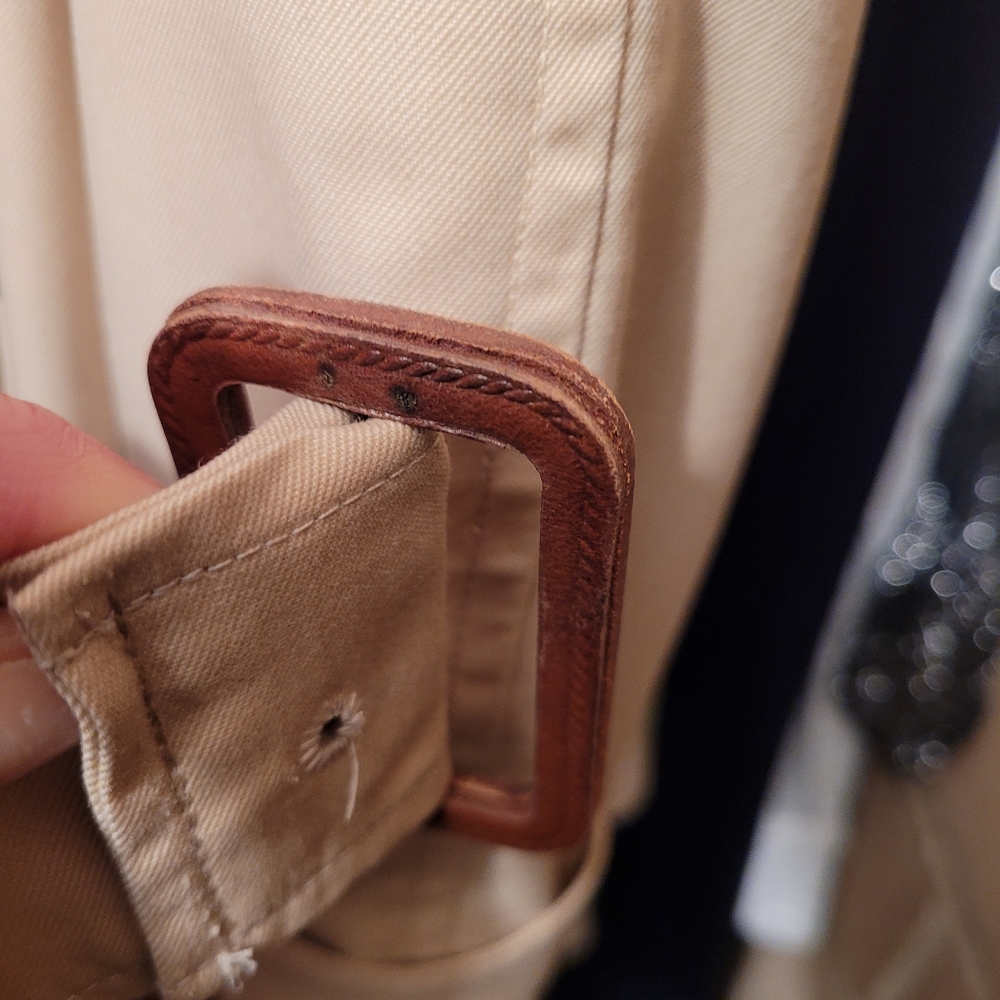 Burberry Kensington Trench Coat worn once - Picture 10 of 12